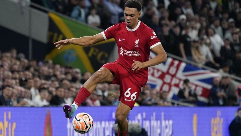 Λίβερπουλ:  Νοκ-άουτ για τρεις εβδομάδες ο Αλεξάντερ-Άρνολντ