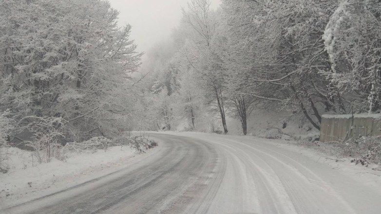 Διακοπή κυκλοφορίας στην επαρχιακή οδό Χορτιάτη-Αγίου Βασιλείου στη Θεσσαλονίκη