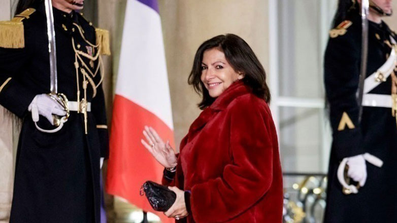 Η δήμαρχος του Παρισιού θα κάνει μπάνιο στον Σηκουάνα τον Ιούλιο, τις παραμονές των Ολυμπιακών Αγώνων