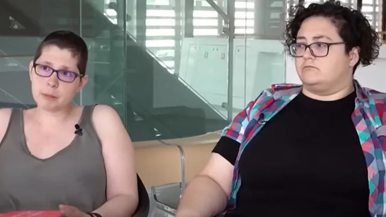 Η ιστορία της Κατερίνας και της Νικολέτας, του ομόφυλου ζευγαριού στο οποίο αναφέρθηκε ο Μητσοτάκης