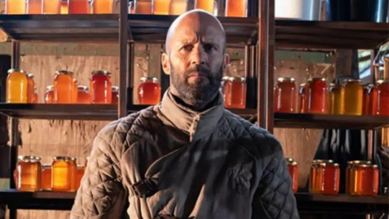 «Ο Μελισσοκόμος»: Η νέα ταινία δράσης του Ντέιβιντ Έιρ με πρωταγωνιστή τον Τζέισον Στέιθαμ