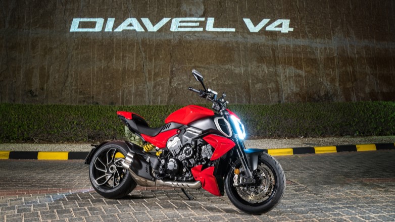 H Diavel V4 της Ducati σαρώνει τα βραβεία σχεδιασμού!