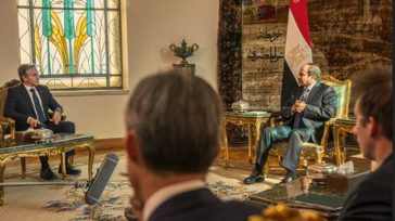 Ο ΥΠΕΞ των ΗΠΑ Μπλίνκεν έφθασε στο Κάιρο, τελευταίο σταθμό της περιοδείας του στη Μέση Ανατολή