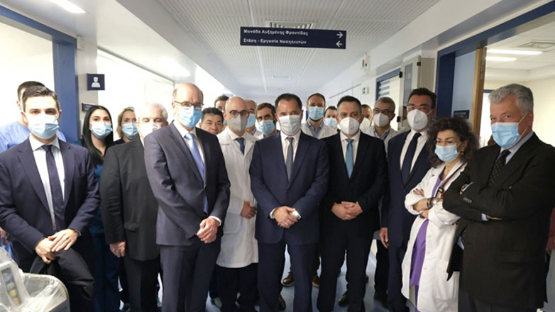 Την 23χρονη που υπεβλήθη σε μεταμόσχευση ήπατος από ζώντα δότη επισκέφθηκε στο Λαϊκό Νοσοκομείο ο Άδωνις Γεωργιάδης