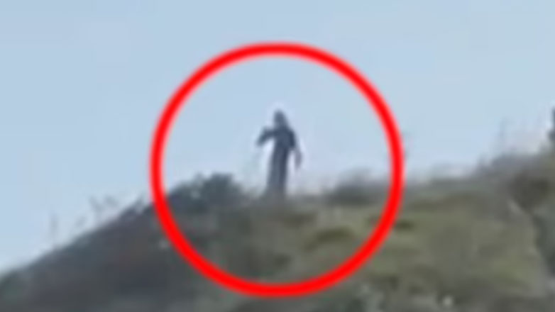 Πεζοπόροι απαθανάτισαν πλάνα με ψηλούς εξωγήινους 3 μέτρων σε μια κορυφή λόφου στη Βραζιλία