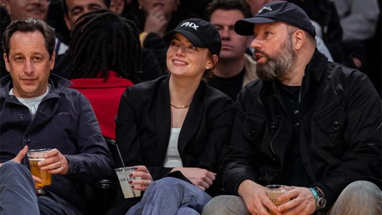 Γιώργος Λάνθιμος και Έμα Στόουν σε αγώνα των Λέικερς – Δείτε το βίντεο