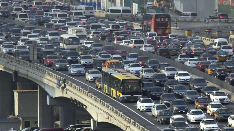 Κόλλησες στην κίνηση; Δίκυκλο ταξί σε σώζει από το μποτιλιάρισμα (σου φέρνουν και το Ι.Χ. όπου θέλεις)