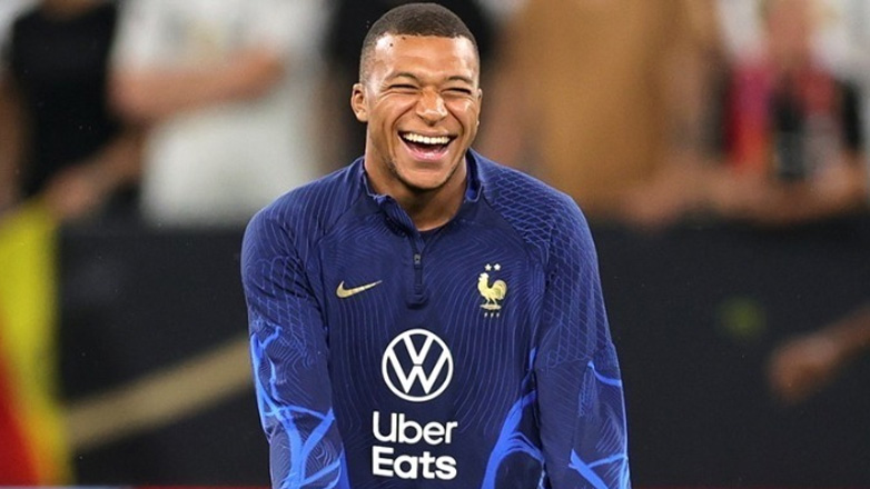 «Το 30% των εσόδων του Μπαπέ πηγαίνει σε παιδιά που έχουν ανάγκη» αποκάλυψε η μητέρα του