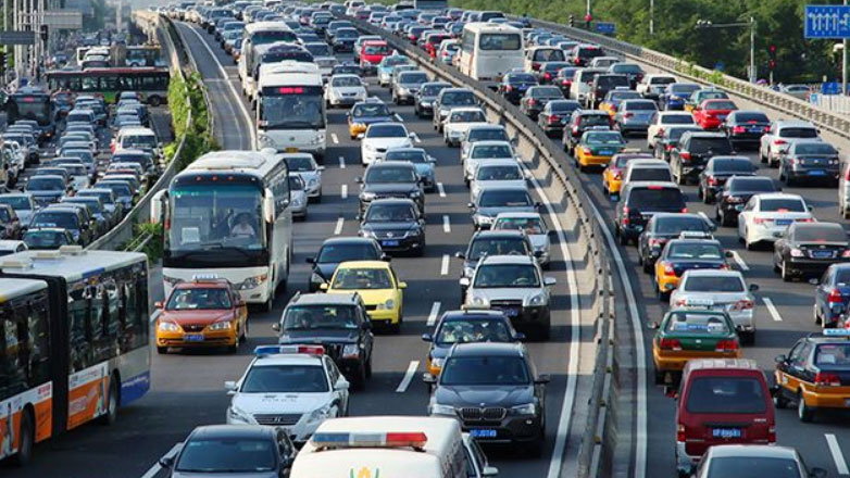 Kίνηση στους δρόμους: Μποτιλιάρισμα σε Κηφισό, Κηφισίας και Πειραιά