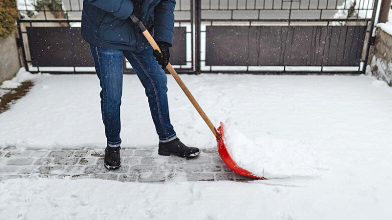 Χαμηλές θερμοκρασίες και φτυάρισμα χιονιού αποτελούν κίνδυνο για την καρδιά