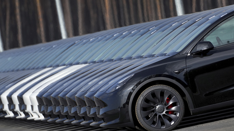 Το εργοστάσιο της Tesla στη Γερμανία αναστέλλει την παραγωγή λόγω έλλειψης εξαρτημάτων