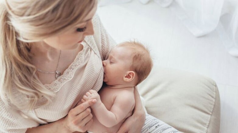 Ο θηλασμός συνδέεται με χαμηλότερο κίνδυνο παιδικής παχυσαρκίας