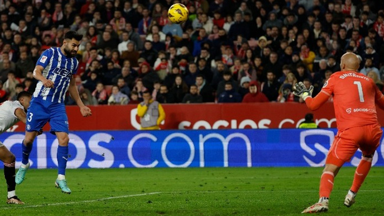 «Διπλό» της Αλαβές στην έδρα της Σεβίλλης