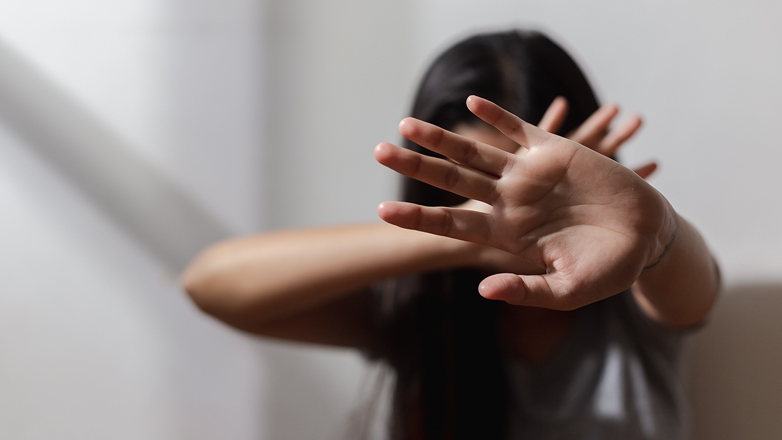 Αριθμός ρεκόρ περιστατικών ενδοοικογενειακής βίας τα τελευταία δύο χρόνια – Ξεπέρασαν τα 10.000