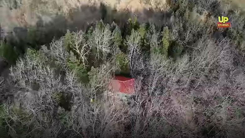 O τάφος του Χαρίλαου Φλωράκη στις κορυφές των Αγράφων