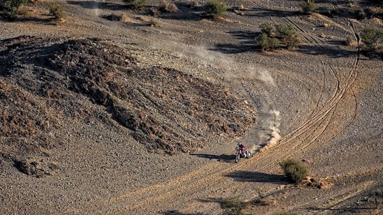 Dakar 2024 Bike: 1” χωρίζει τους δύο πρώτους μετά από 7 Ειδικές!