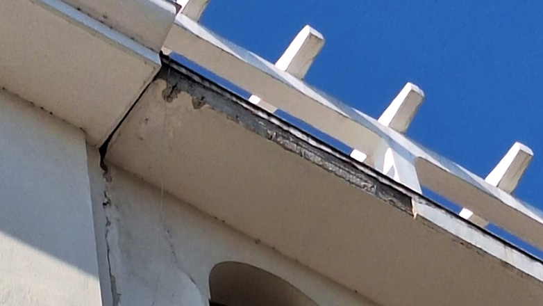 Θεσσαλονίκη: Έπεσαν σοβάδες από κτήριο στην Αριστοτέλους