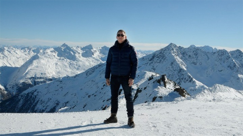 Τα ταξίδια του Τζέιμς Μποντ σε εμβληματικούς προορισμούς σε ένα βιβλίο