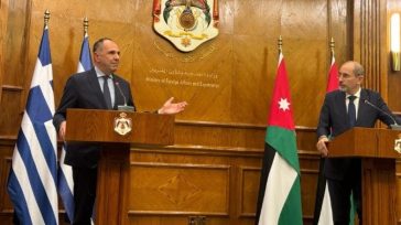 Γεραπετρίτης: «Να κάνουμε ό,τι περνά από το χέρι μας να αποκλιμακωθεί η κρίση στη Μέση Ανατολή»