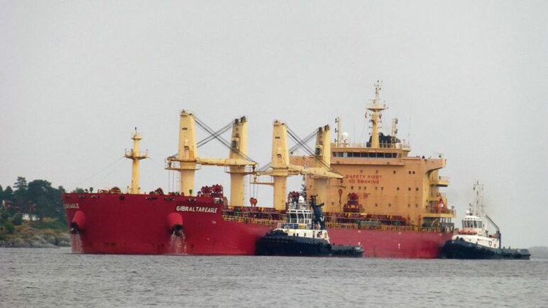 Το φορτηγό πλοίο Gibraltar Eagle χτυπήθηκε από βαλλιστικό πύραυλο των Χούθι