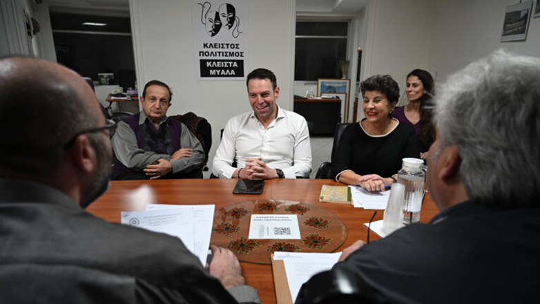 Στ. Κασσελάκης: Επισκέφθηκε τα γραφεία της Πανελλήνιας Ομοσπονδίας Ακροάματος και Θεάματος