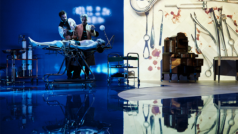 Άρης Σερβετάλης και Έφη Μπίρμπα: Η Καρδιά του Σκύλου τους «χτυπάει» πλέον δυνατά στο Θέατρο Κιβωτός