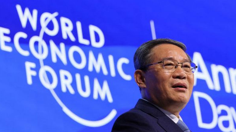 Νταβός: «Η Κίνα θα ακολουθήσει εθνική πολιτική ανοίγματος στον έξω κόσμο», δήλωσε ο Κινέζος πρωθυπουργός Λι Τσιάνγκ