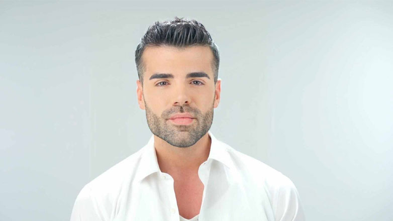 Ο Γιάννης Αλεξόπουλος ερμηνεύει μία έντεχνη μπαλάντα του Κύρου Λόντου!