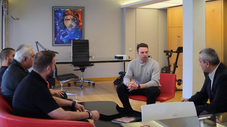 Συνάντηση Κασσελάκη με το Σωματείο Οδηγών Ταξί Αττικής