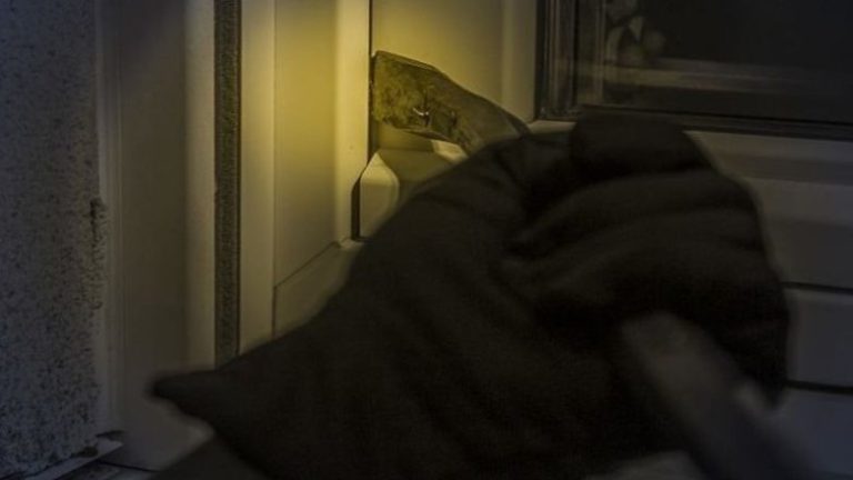 Ηράκλειο: Τρεις συλλήψεις για ληστεία σε σπίτι ηλικιωμένου