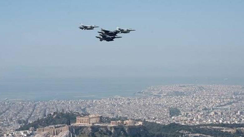 Διελεύσεις μαχητικών αεροσκαφών πάνω από την Αττική