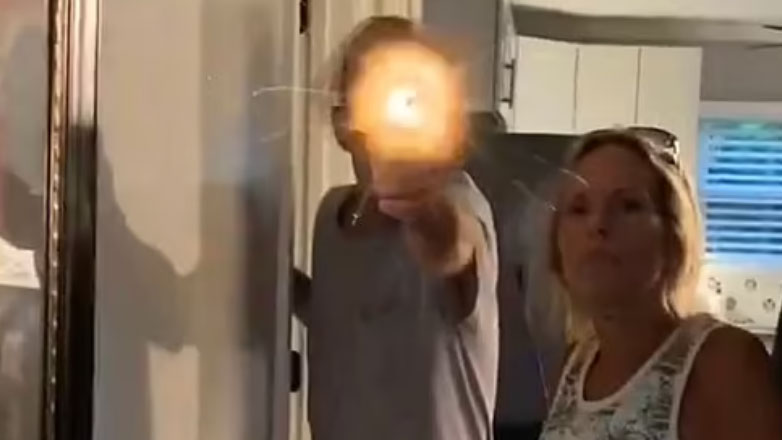 Εξοργισμένος άντρας πυροβολεί τον γιο της συντρόφου του