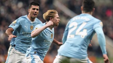 Γουόκερ: «Ο Ντε Μπρόινε είναι στο ίδιο επίπεδο με Μέσι και Κριστιάνο»