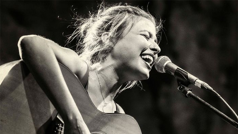 Ιουλία Καραπατάκη: Μεγάλη περιοδεία σε Ελλάδα και  Κύπρο