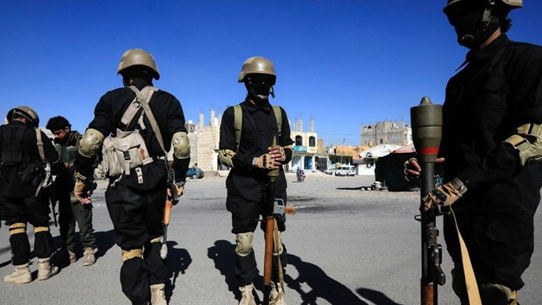 Οι Χούθι ανέλαβαν την ευθύνη για πλήγματα εναντίον πλοίου των ΗΠΑ στον Κόλπο του Άντεν