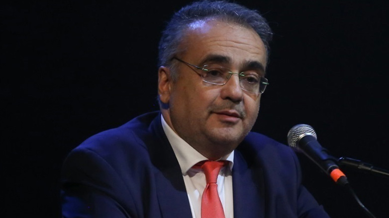 Βερβεσός: Ζητεί πειθαρχική έρευνα για δικηγορική εταιρεία που διαφήμιζε «σκλαβοπάζαρο» με φτηνούς μετανάστες εργάτες