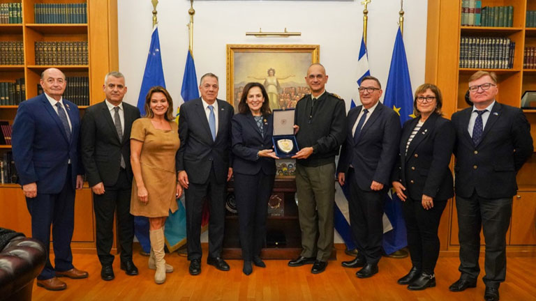 Συνάντηση του Αρχηγού ΓΕΕΘΑ με τον Πρόεδρο και μέλη της Παγκόσμιας Διακοινοβουλευτικής Ένωσης Ελληνισμού