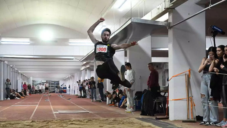 Στίβος: Ο Τεντόγλου «πέταξε» στα 8,32 μέτρα