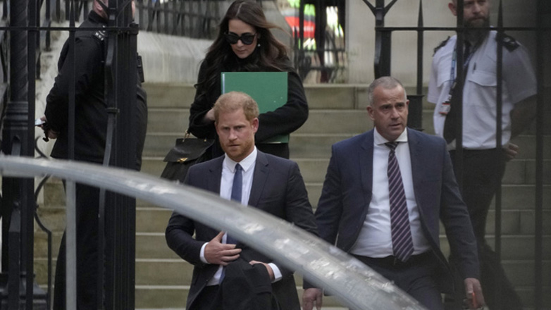 Ο πρίγκιπας Χάρι απέσυρε την αγωγή του για συκοφαντική δυσφήμιση σε βάρος βρετανικής ταμπλόιντ