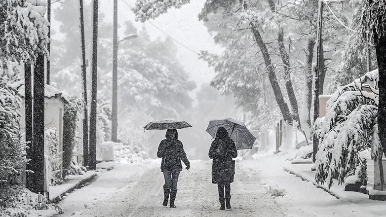 Βαρύς χειμώνας από σήμερα: Κατακόρυφη πτώση της θερμοκρασίας, καταιγίδες και χιονοπτώσεις