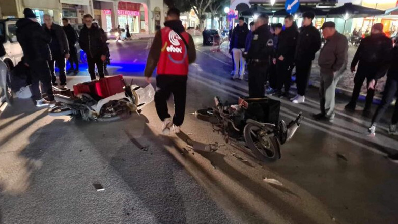 Τραυματίστηκαν δύο διανομείς σε τροχαίο στην Καλαμάτα