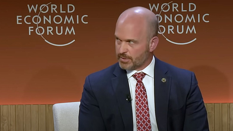 Νταβός: «Εσείς είστε το πρόβλημα» – Καλεσμένος του Παγκόσμιου Οικονομικού Φόρουμ τους τα λέει κατάμουτρα