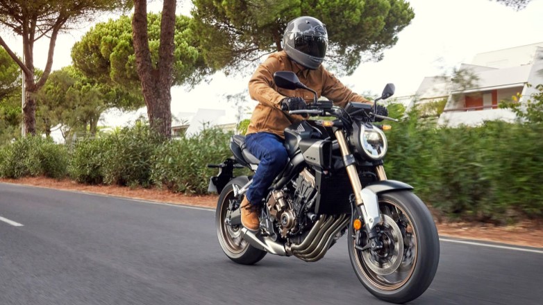 Παρουσίαση της Honda CB650R του 2024 με συμπλέκτη E-Clutch