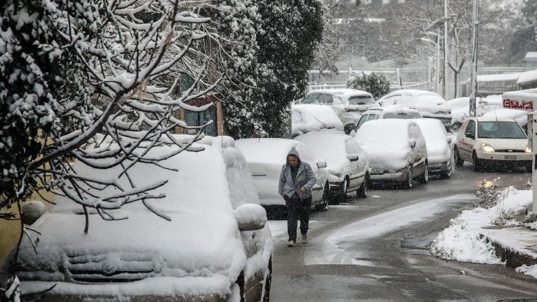 Χιόνια και την Δευτέρα – Συνεχίζονται οι θυελλώδεις άνεμοι