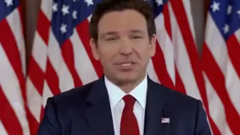 Ο Ρον ΝτεΣάντις αποχαιρέτισε την προεδρική κούρσα με απόφθεγμα που απέδωσε εσφαλμένα στον Ουίνστον Τσόρτσιλ