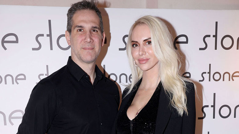 Η ατάκα που άφησε άφωνη την Τζούλια Κόλλια – «Να μιλήσουν τα πλαστικά ή ο πλαστικός;»