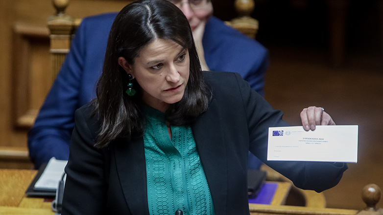 Στην Κύπρο η Νίκη Κεραμέως για ενημέρωση σχετικά με την επιστολική ψήφο