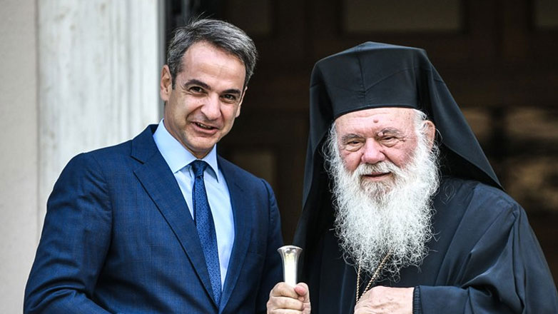 Επιμένει η κυβέρνηση παρά το «όχι» της Εκκλησίας