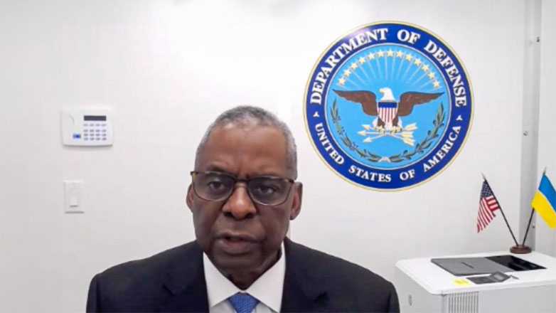 Πρώτη δημόσια εμφάνιση του υπουργού Άμυνας των ΗΠΑ Λόιντ Όστιν μετά τη μυστική νοσηλεία του