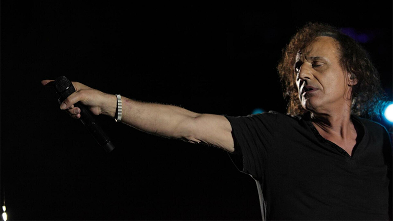 Ο Βασίλης Παπακωνσταντίνου σ΄ένα ταξίδι με όχημα τις θρυλικές του μπαλάντες στο Θέατρο Βέμπο